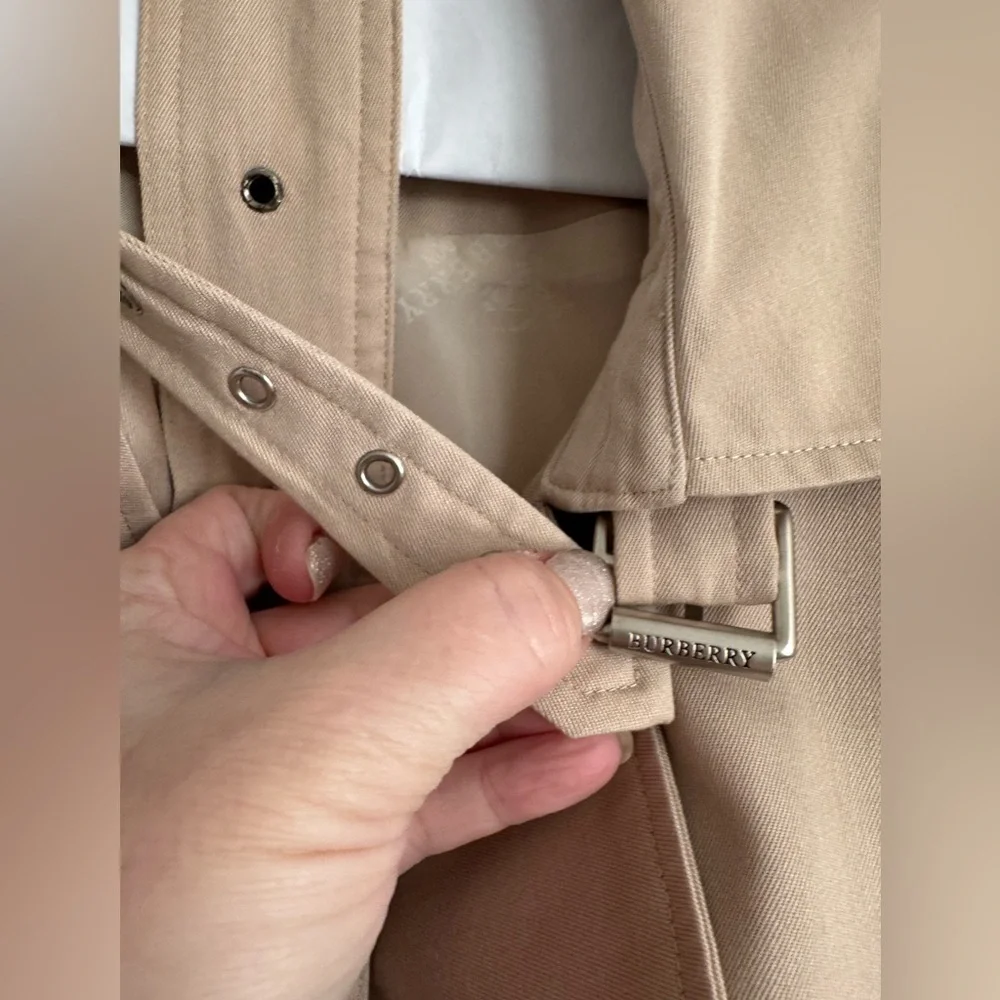 Burberry Beige Trench Coat - Picture 9 of 16